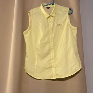 Women’s size XL sleeveless shirt